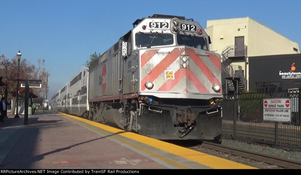 JPBX 912 Leads Caltrain 132